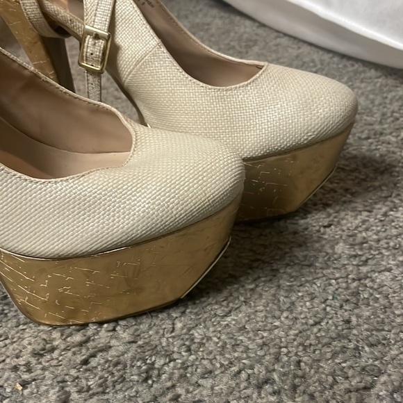 Women’s heels. - Picture 4 of 4